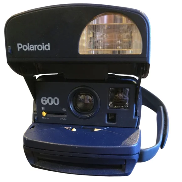 Polaroid 600 Vintage Camera - Picture 1 of 4
